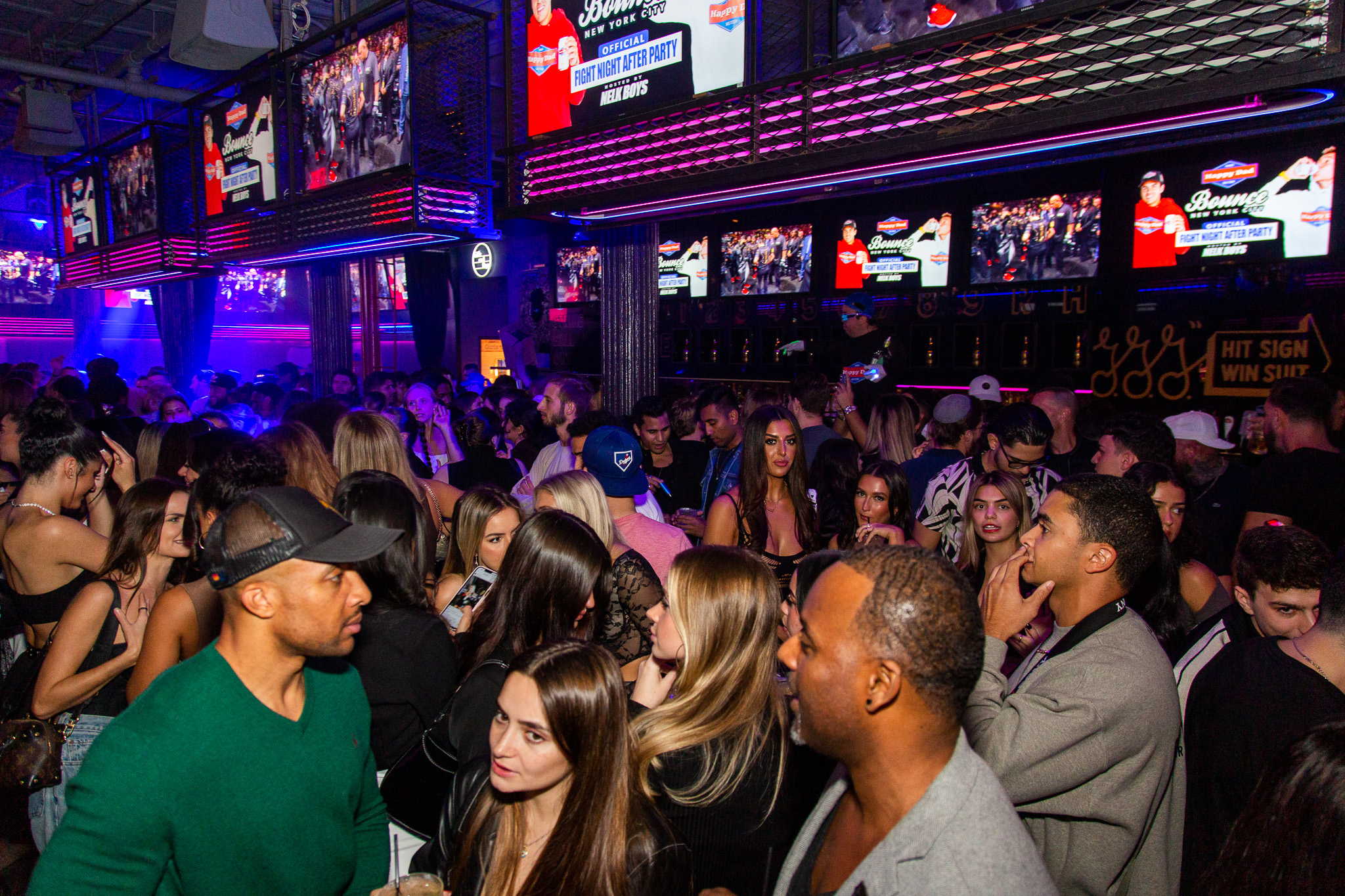 Crowd at New York City nightclub nightlife event with packed dance floor photographed by Ebis Hernandez